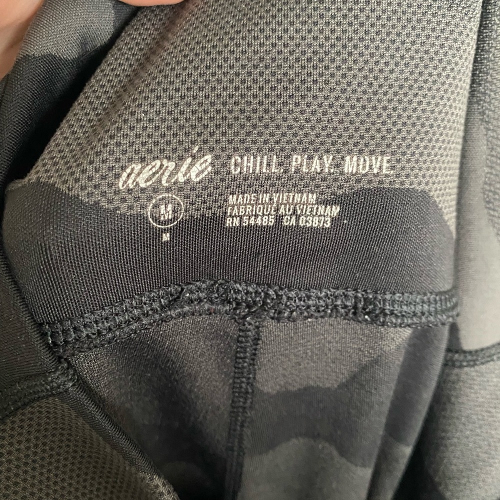 Aerie Gray Camo Legging - Picture 3 of 3